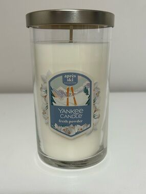NWT Yankee Candle Medium Jar Candle Fresh Powder